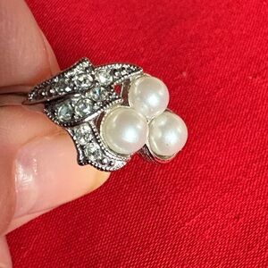 Avon Silver Ring with Pearl and diamond Accents 6/7